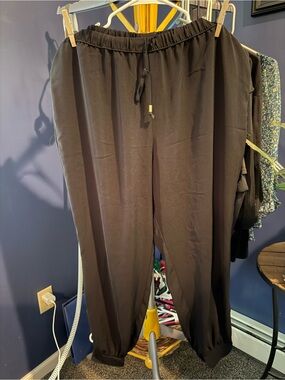 Jennifer Lopez Black Cropped Elastic Waist Pants